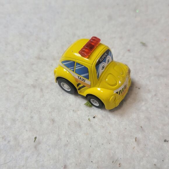 Lot Of (8) JOYIN Pull Back City Cars and Trucks Toy Vehicles Set (W/Eyes) - Picture 12 of 16